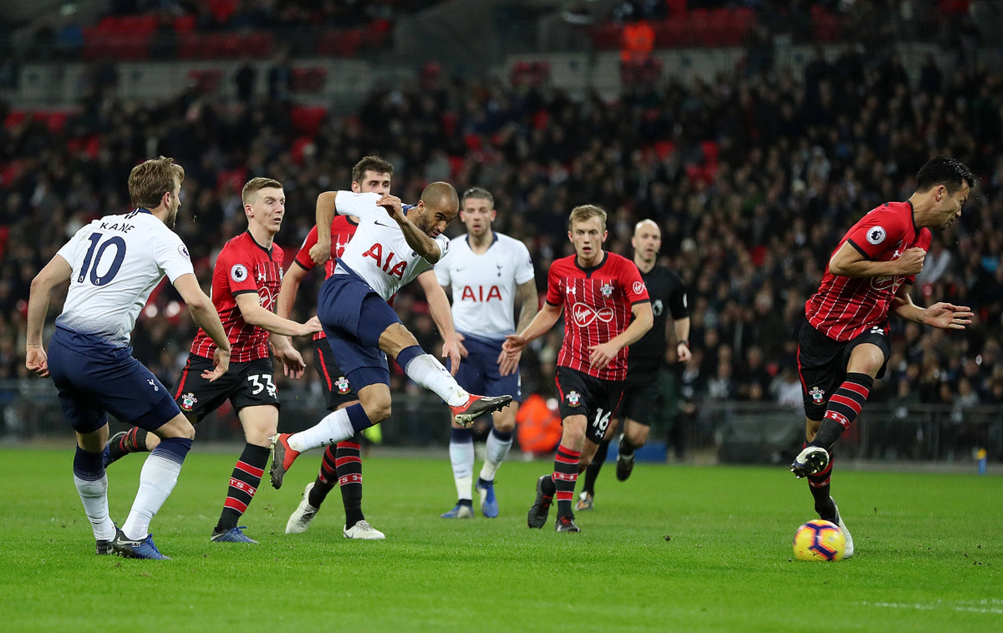 台上展现自 台上展现自
